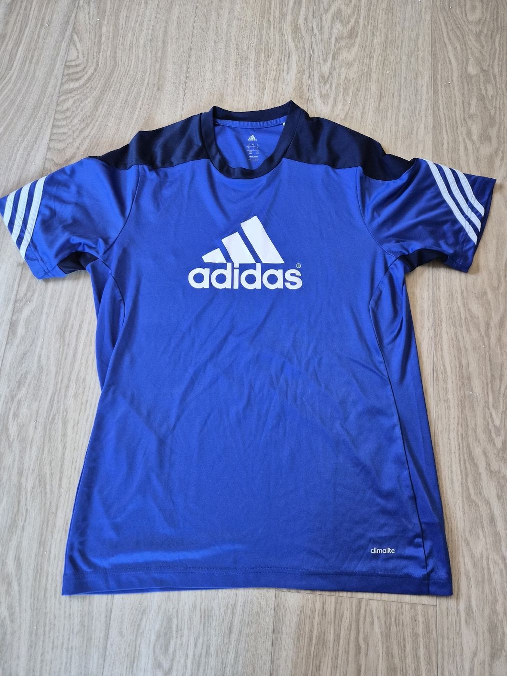 Adidas T-shirt: T-shirt Adidas climate bleu taille L  – Usato da La Joux FR venduto da car_ck96