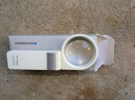 Loupe de photographe avec lumière integrée