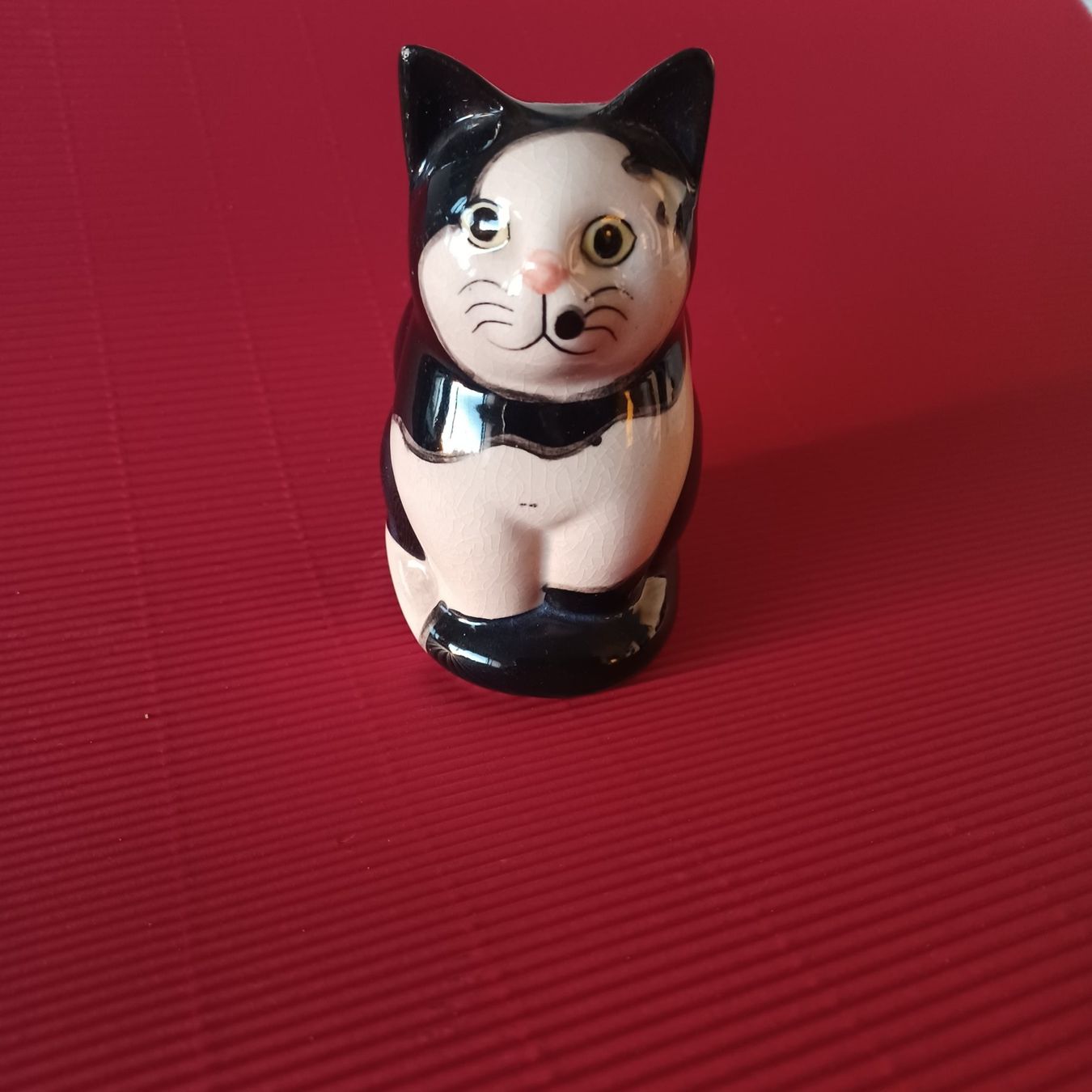 Figuren: KATZE. Keramik . Glasierte Miezekatze wartet ... – Gebraucht aus Zürich von Bellabo 1