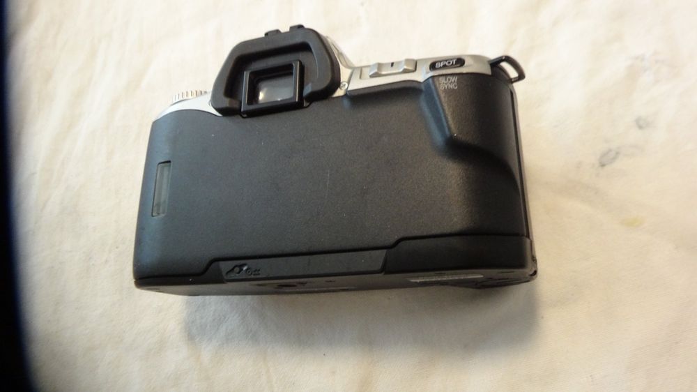 Minolta Fotocamera: MINOLTA DYNAX 404si SPI REF AF FILM KAERA.NUR GEHAUSE.LÄÜFT – Usato da zürich venduto da ahmad01 2