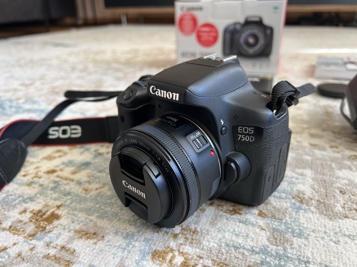 Canon Fotocamera: Canon 750D  – Usato da Zug venduto da Pewdiepie 3