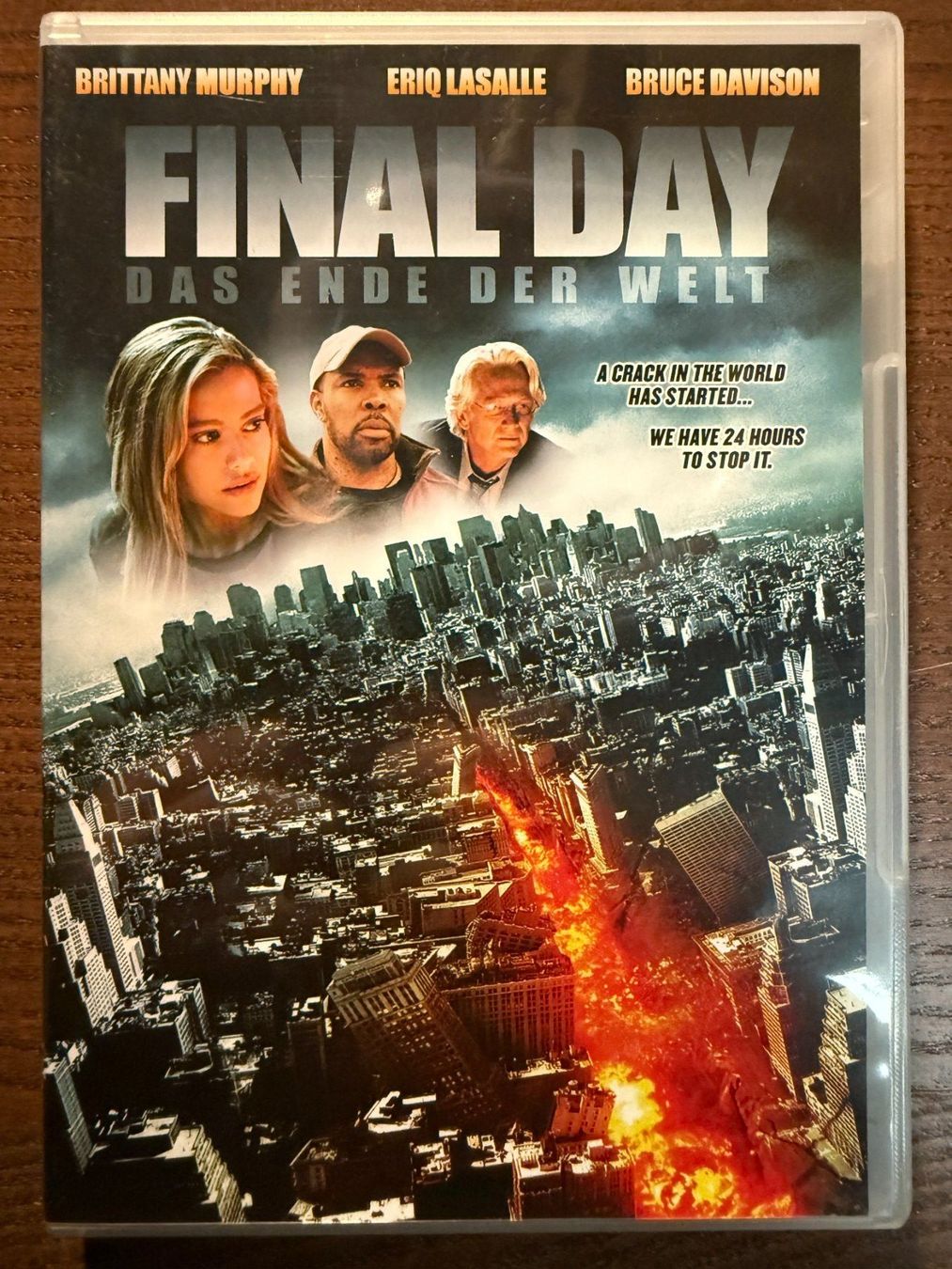 Tutti i DVDs: Final Day - Das Ende Der Welt – Usato da Zürich venduto da FilmFreunde