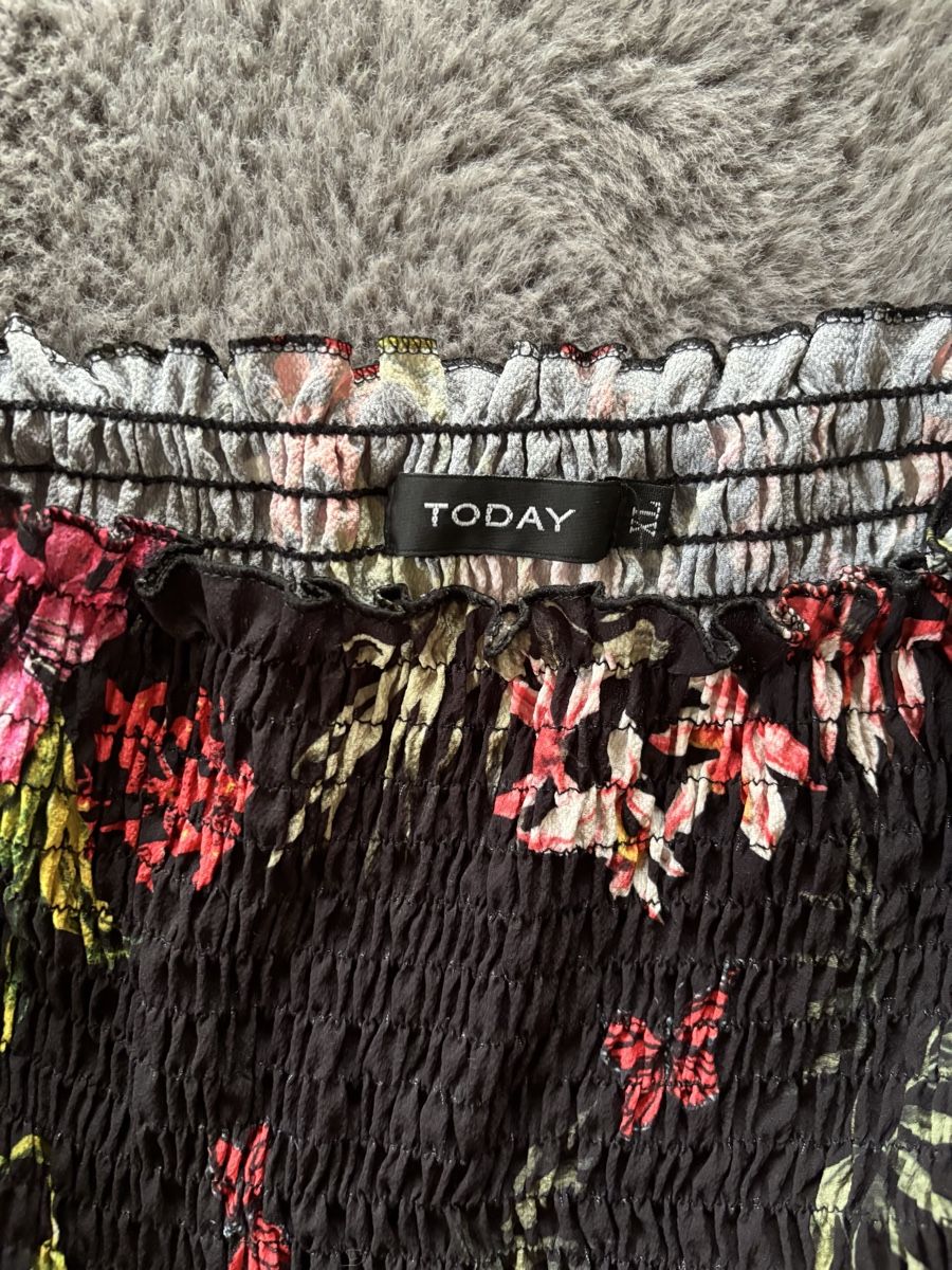 Vestiti: Cute Floral Summer Dress – Usato da Wichtrach venduto da Re_Fit 2