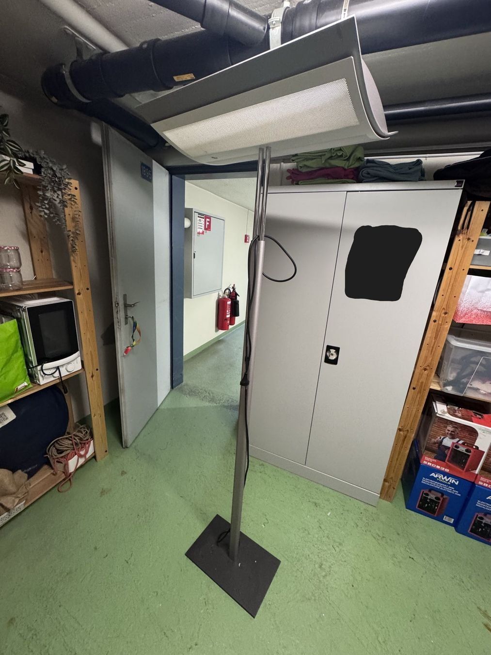 Lampes: Moderne Design-Stehlampe / Deckenfluter – D'occasion à Winterthur par tam_6m5k 1