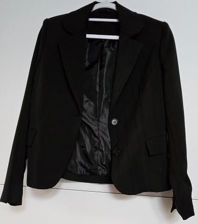 Schwarzer Blazer Gr. 34/36 mit Perlenstickerei