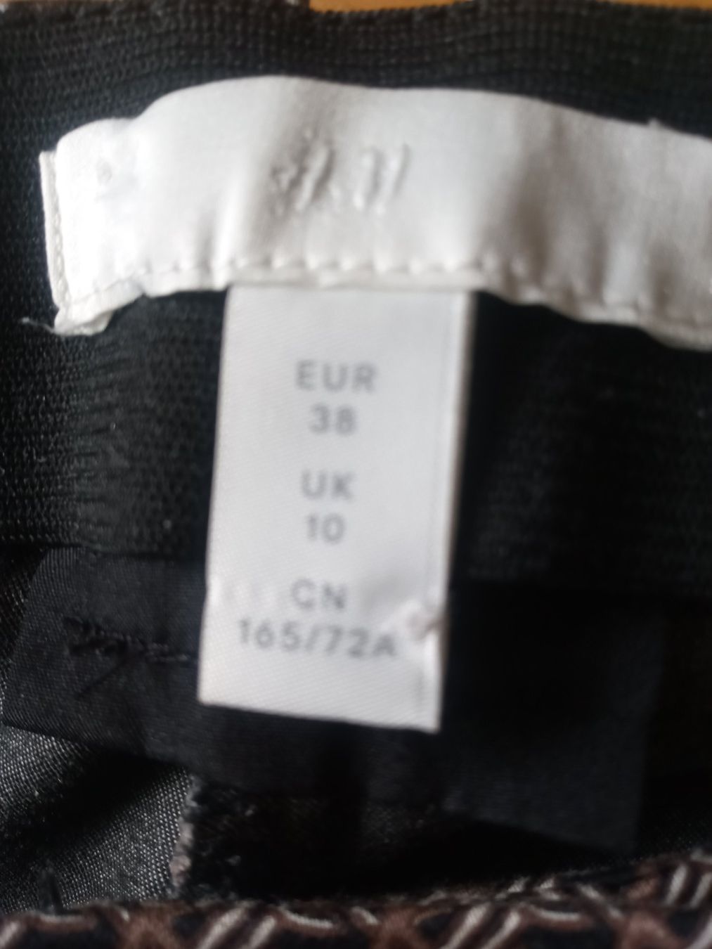 H&M Pantaloni: Damenhose – Usato da Biel/Bienne venduto da Ganesh12 3