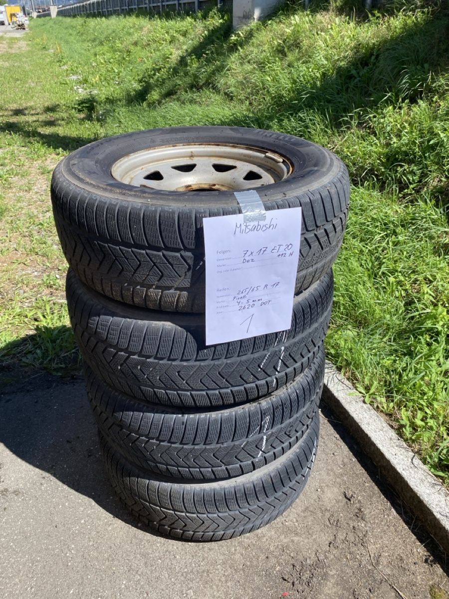 Pneus & Roues: Mitubishi Kompletträder – D'occasion à Altdorf UR par speedrs9