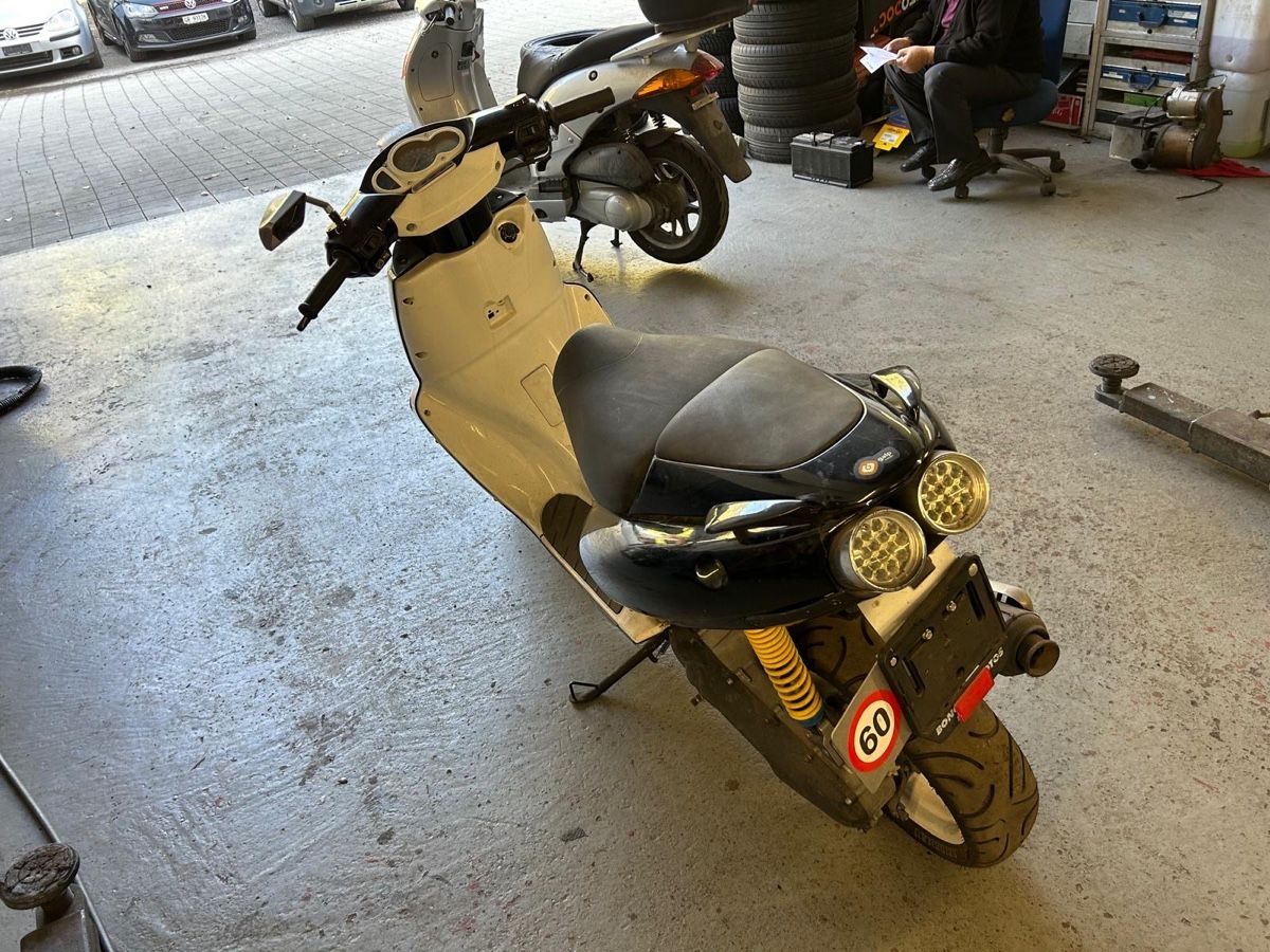 Scooter: Aprilia SR50 – Difettoso da Haldenstein venduto da albert94 2