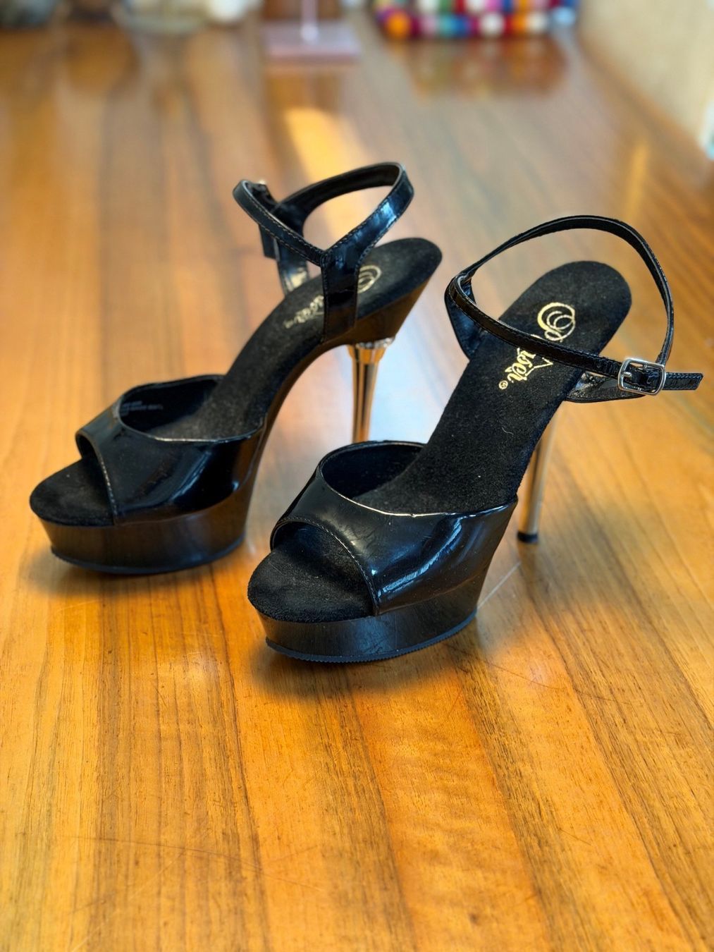 Chaussures femmes: High Heels von Pleaser Gr. 39 – D'occasion à Schliern b. Köniz par Jetta73 2