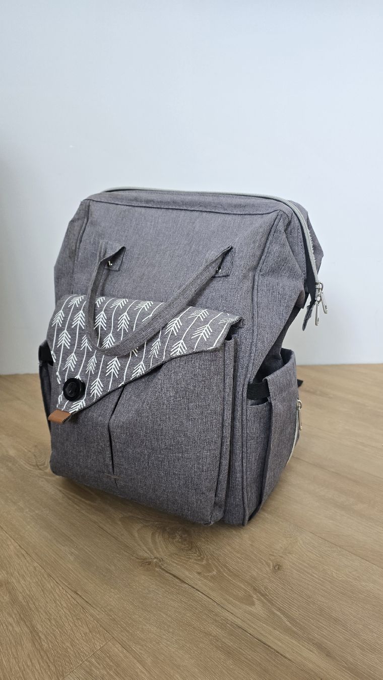 Zaini: Diaper Bag Rucksack Grey with changing mat  – Usato da Wislikofen venduto da Riko007 1