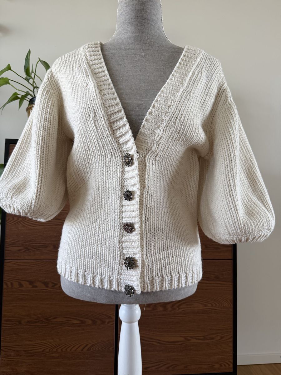 Pullover & Sweatshirts: Wool sweater, puff sleeves, ornamental buttons, Size S – Gebraucht aus Zürich von jk_zh