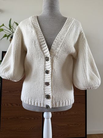 Wool sweater, puff sleeves, ornamental buttons, Size S