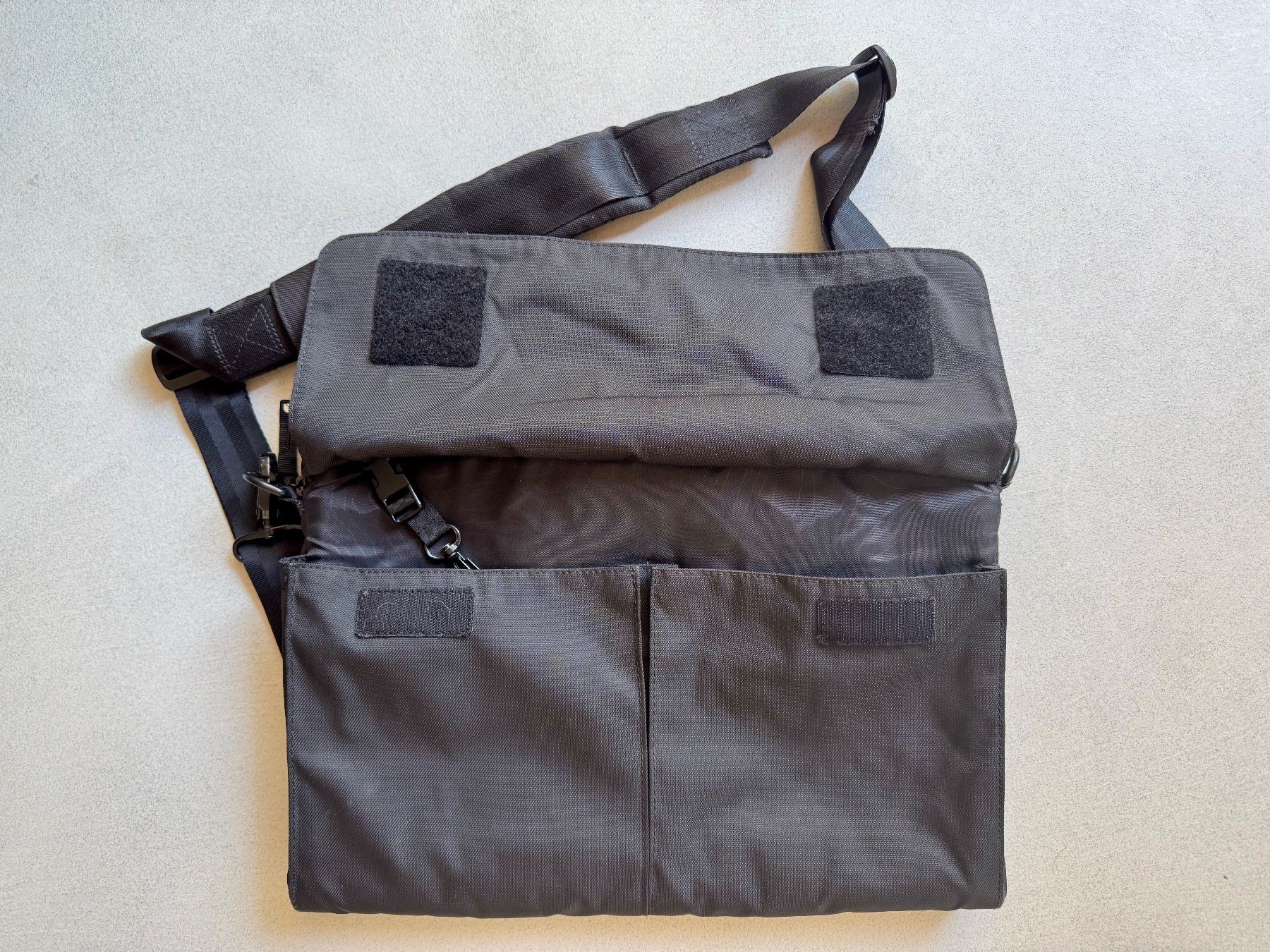 Incase Borse: INCASE City Brief, Pre-loved – Usato da Paradiso venduto da pietk_6900 1