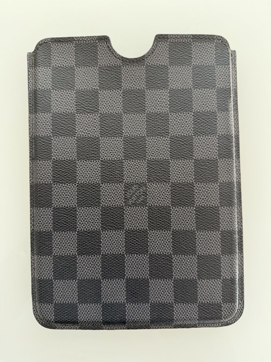 Louis Vuitton Borse: Louis Vuitton Damier Graphite Housse iPad Mini – Nuovo (secondo la descrizione) da Oetwil a.d. Limmat venduto da Koha64