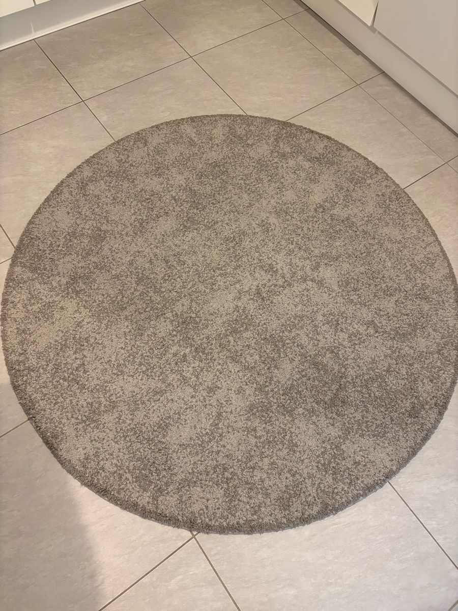 Ikea Tapis: Round carpets 130cm – D'occasion à Nyon par den_b9