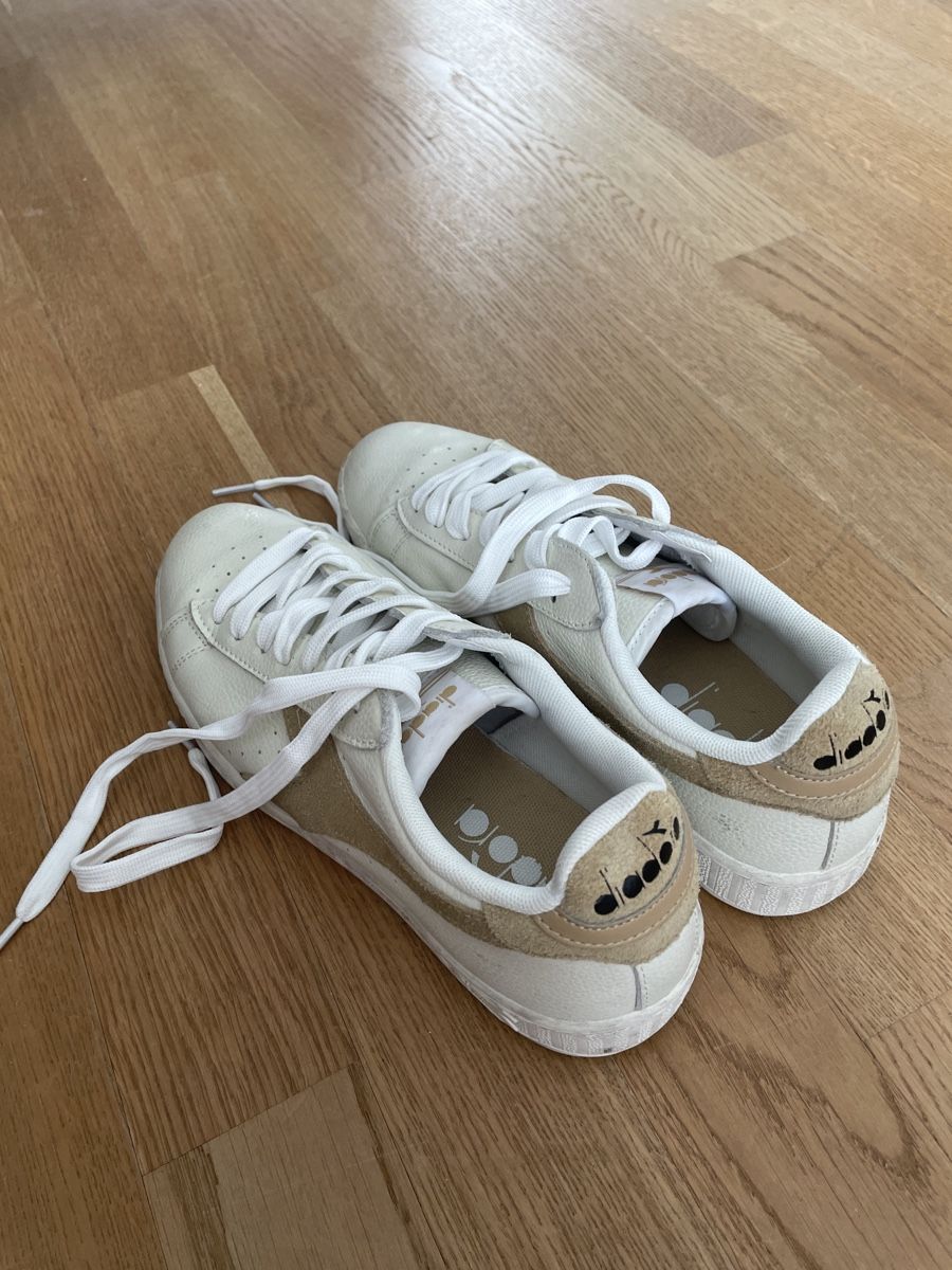 Damenschuhe: Diadora Turnschuhe beige – Neu (gemäss Beschreibung) aus Zürich von M500ZH 1
