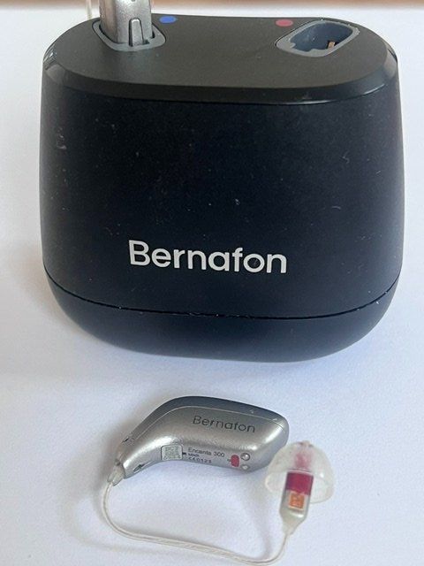 Attrezzature mediche: Bernafon Encanta 300 Hörgerät – Usato da Allschwil venduto da loewema 1