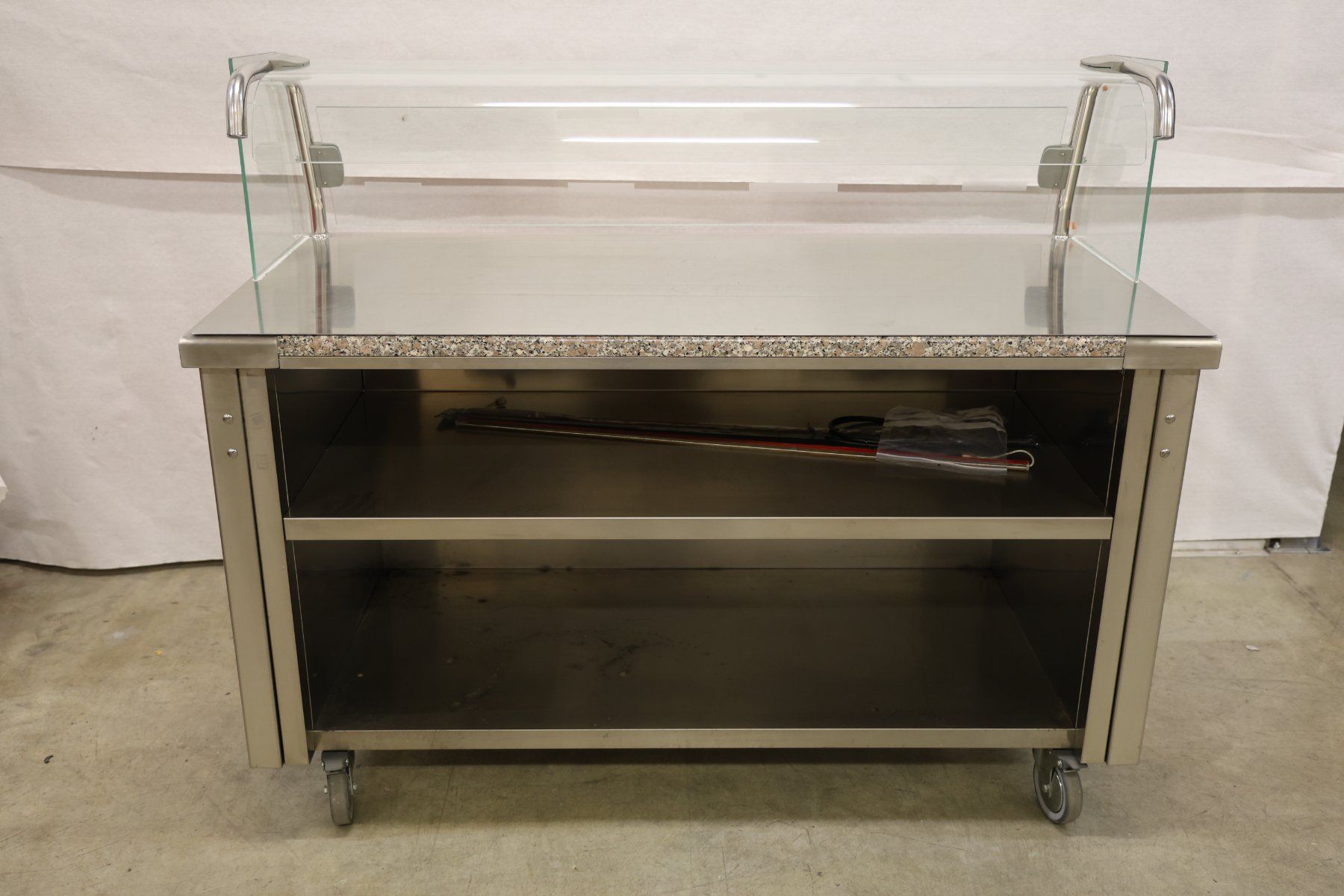 Allestimento di negozi e stand fieristici: EISTHEKE Mobiler Buffetwagen – Usato da Höri venduto da Korgproduction07 2