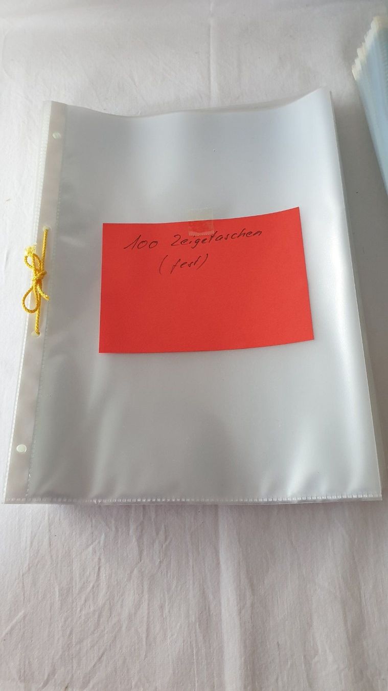 Album: Zeigetaschen genarbt, Set 100Stück – Usato da Biel/Bienne venduto da bormida63