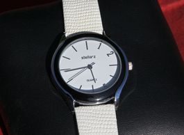 Belle Montre femme STELLA "Z Quartz, état neuf