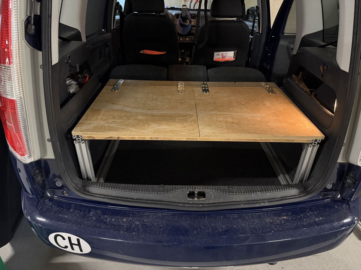 Mobilhome: Roomster Camping-Einbau – Usato da Sattel venduto da sol_5z6z 1
