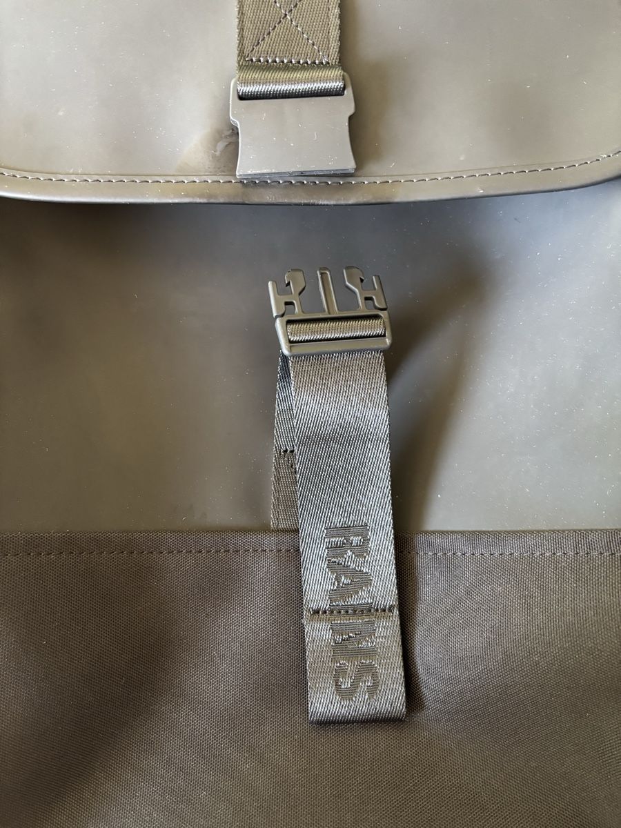 Rains Rucksäcke: Neuwertiger schwarzer Rains Rucksack – Neu (gemäss Beschreibung) aus Bern von gwilla 1