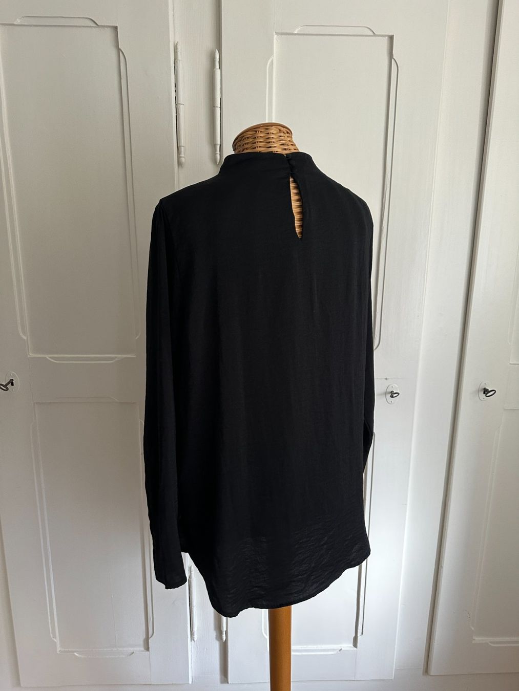 H&M Chemisiers: Bluse schwarz fliessend - 42 – D'occasion à Zürich par Diazaio 2