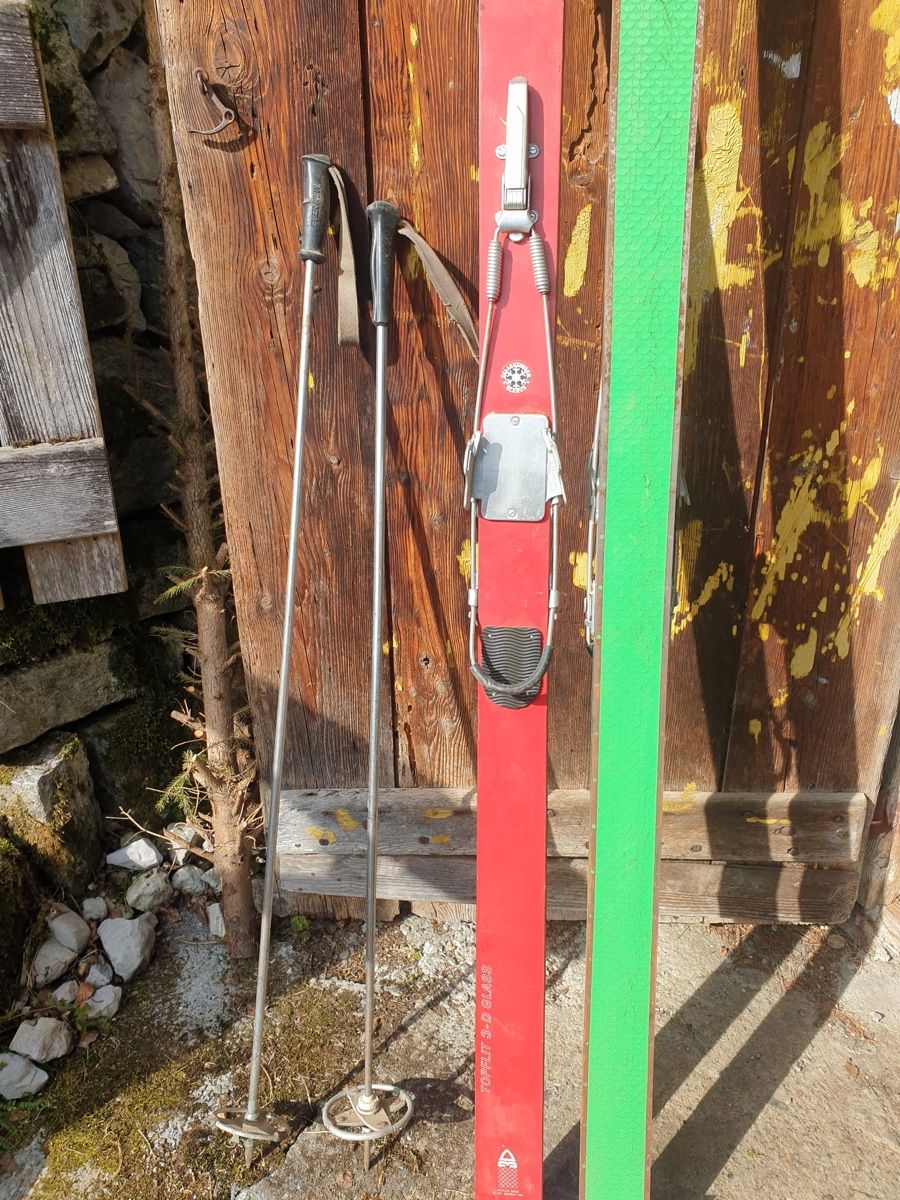 Sci: Antike Skier – Difettoso da Oberurnen venduto da red_5myh