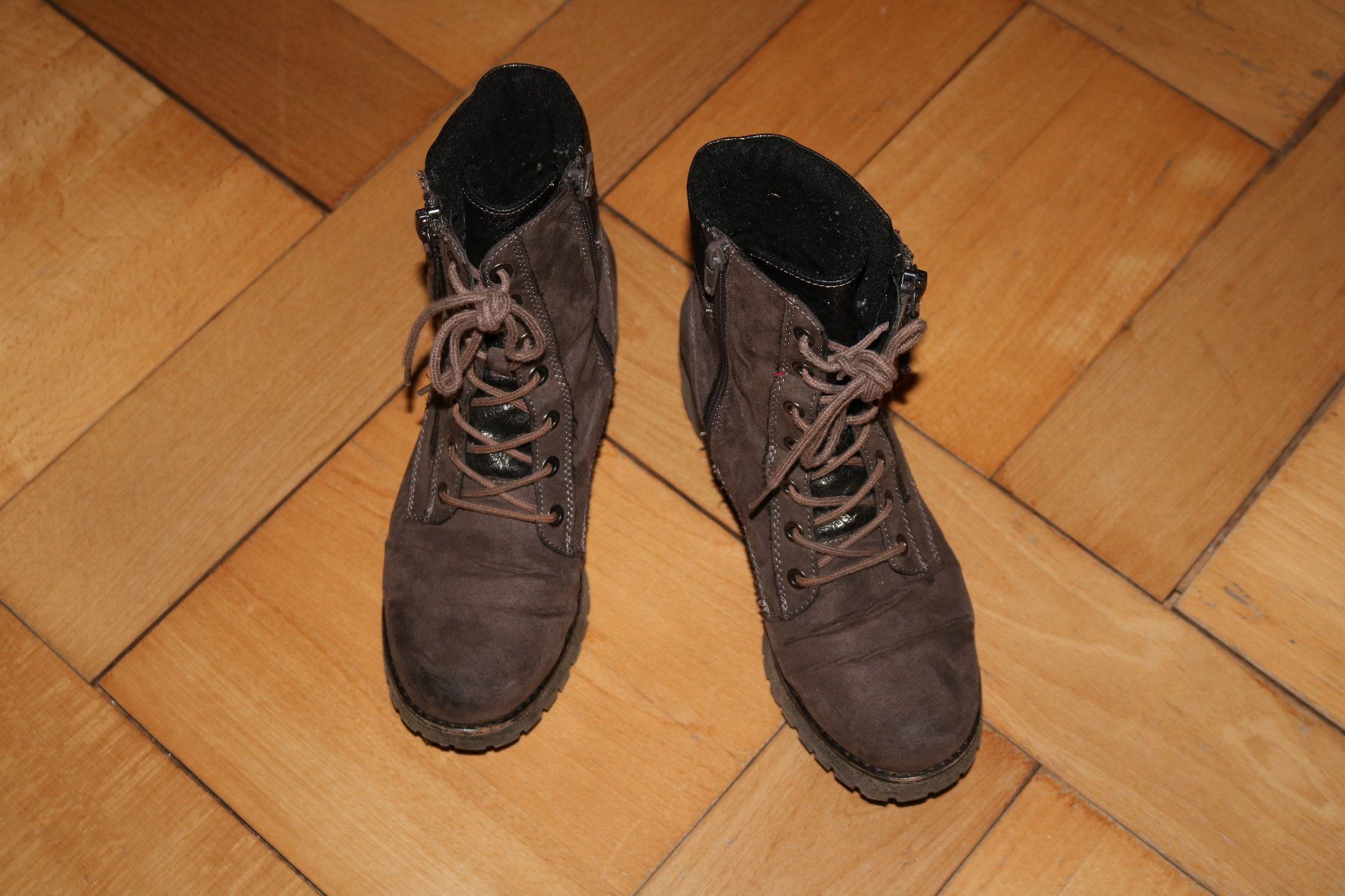 Bench Scarpe da donna: Winterstiefel Grösse 38 taupe – Usato da Zuchwil venduto da cel_6nyv 1
