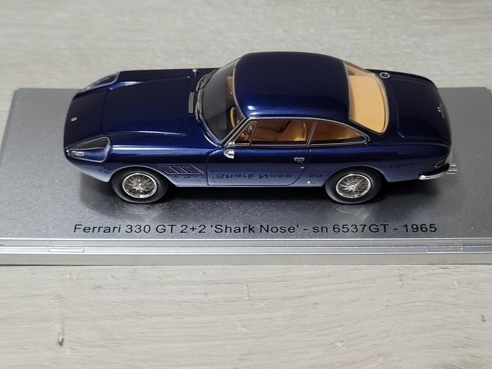Ferrari 330 GT 2+2 Berlinetta 1964 - Kess 1/43 - Bleu - Modèle En Résine (Prévente)