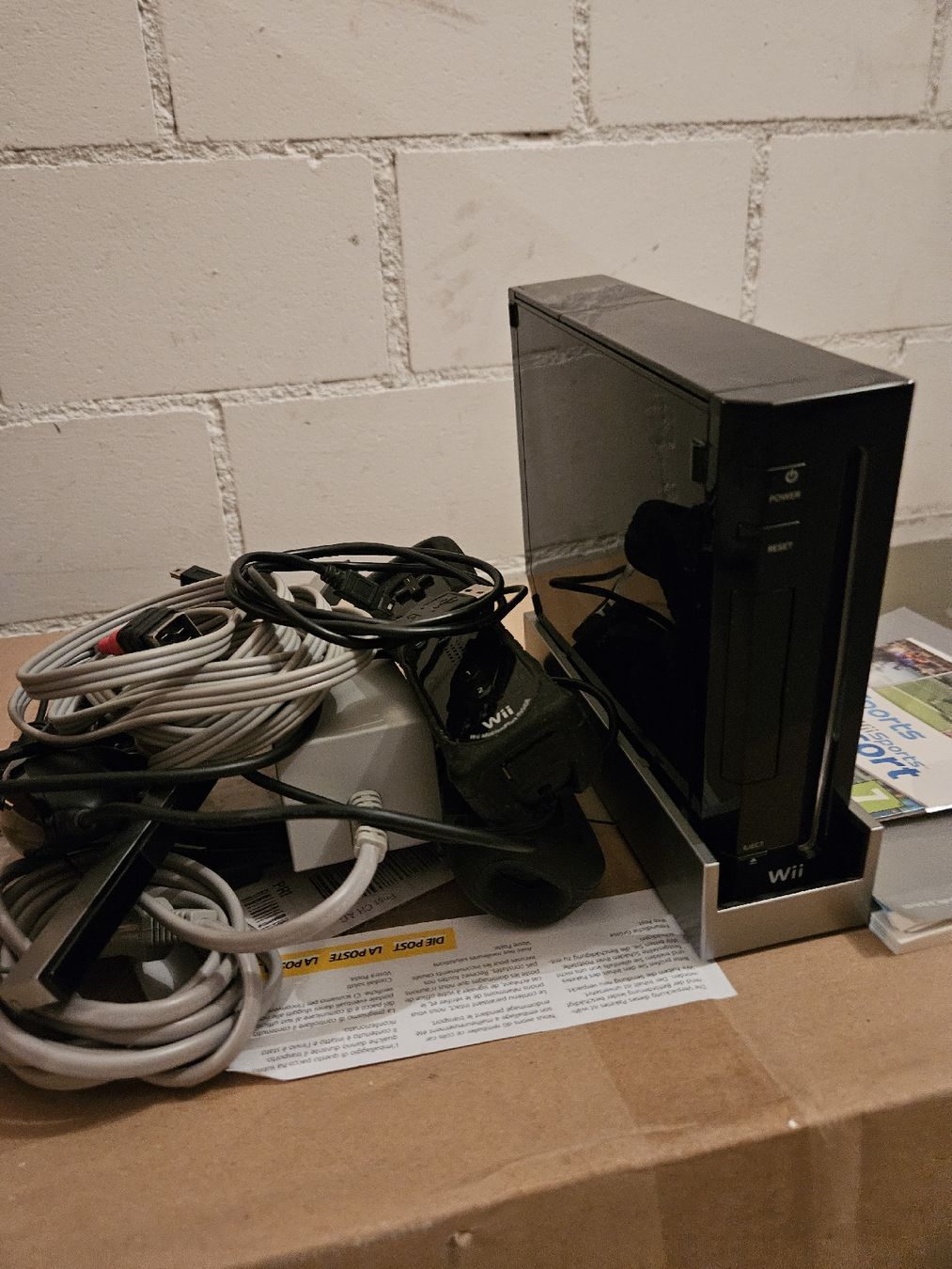 Nintendo Console: Nintendo Wii - Konsole - Inkl. Sensorleiste & 2x Controller – Usato da Wallisellen venduto da Sv3Be_ 1