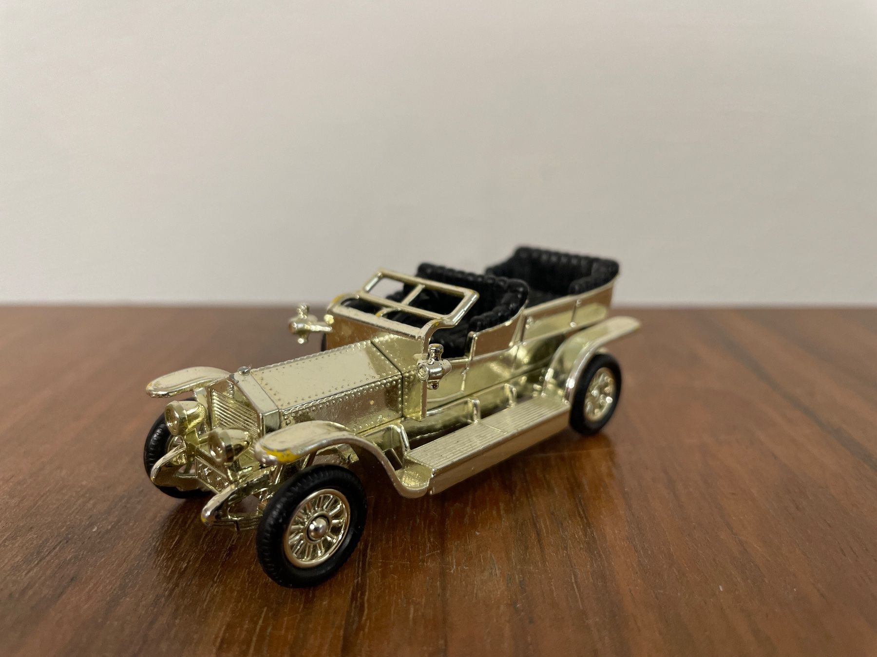 Rolls Royce Modellini d'auto: LLEDO Days Gone Rolls Royce Silver Ghost Gold Model 1991 – Usato da Frasnacht venduto da GracyStore