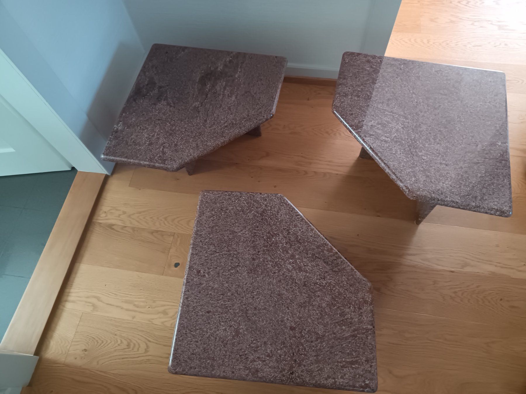 Set di tavolo e panche: Salontisch-Kombination Granit – Usato da Frauenfeld venduto da glenium 1