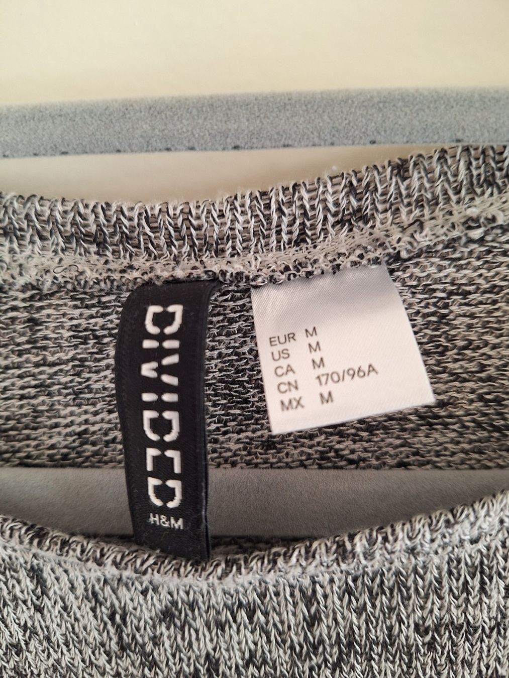 H&M Pulls & Sweat-shirts: H&M Divided Crop Pullover grau Grösse M – D'occasion à Worb par nfsolutions 2