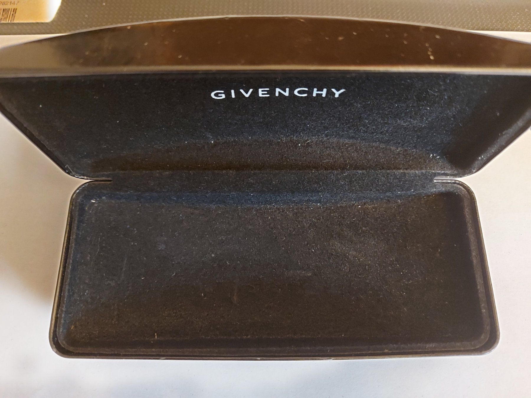 Autres vêtements & accessoires: Givenchy Brillen Etui – D'occasion à St. Gallen par kamel27 4