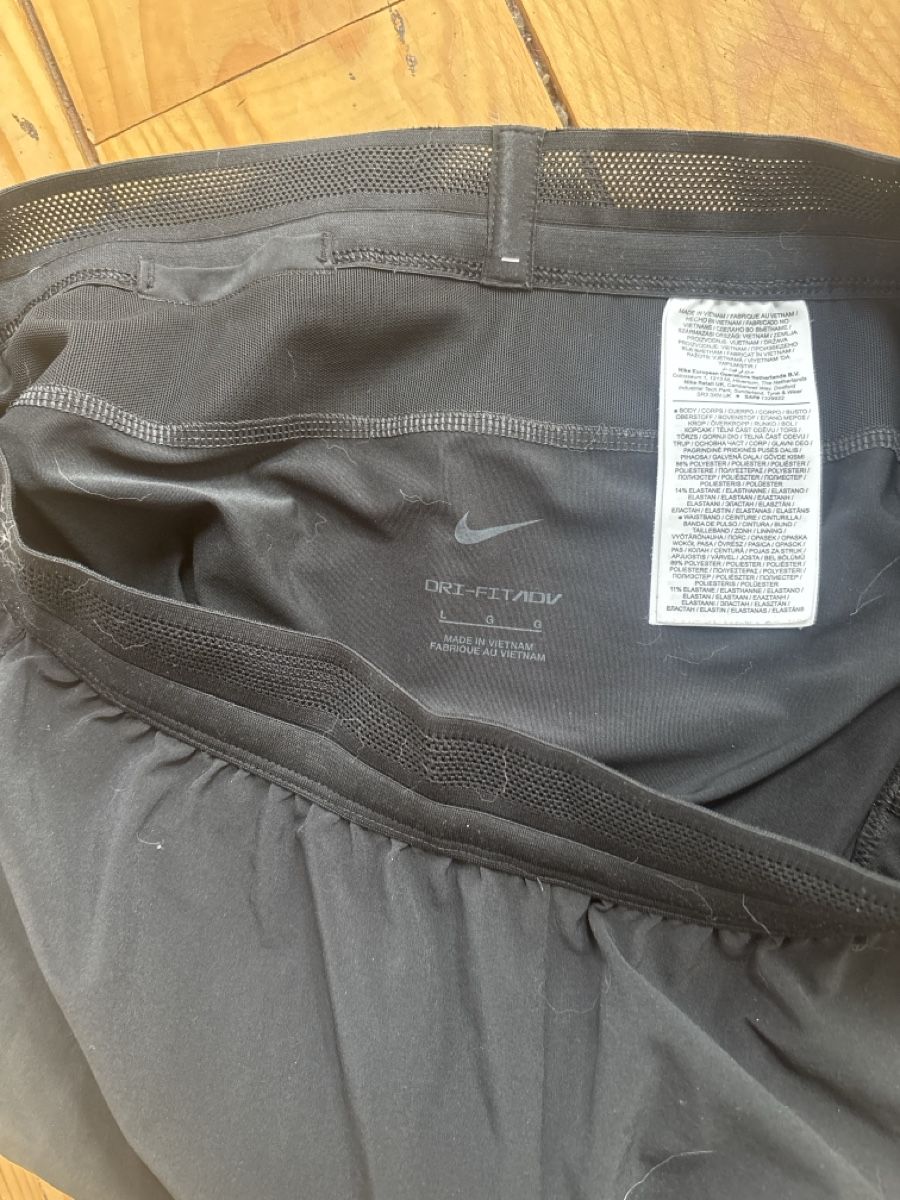 Nike Pantalons: Short aeroswift Nike – D'occasion à Zürich par glaswag 2