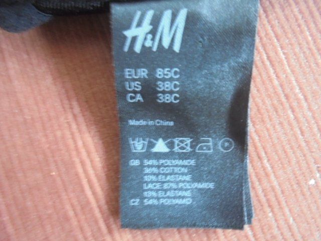 H&M Sonstige Unterwäsche: BH Schwarz, Gr. 85C H&M mit Bügel – Neu (gemäss Beschreibung) aus Hinwil von Glasperlen 6