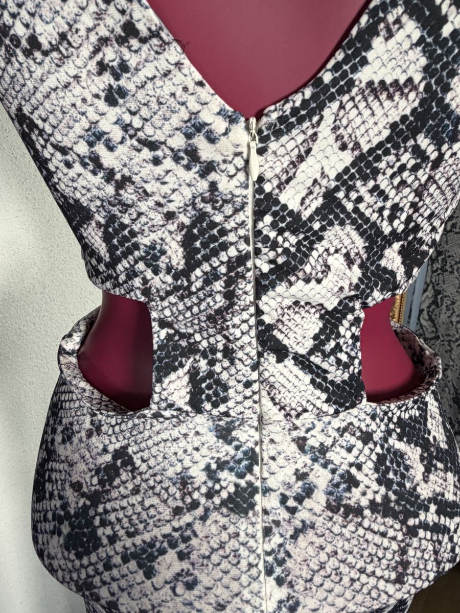 Vestiti: Party Maxikleid – Nuovo (secondo la descrizione) da Niederuzwil venduto da Lisascloset 2
