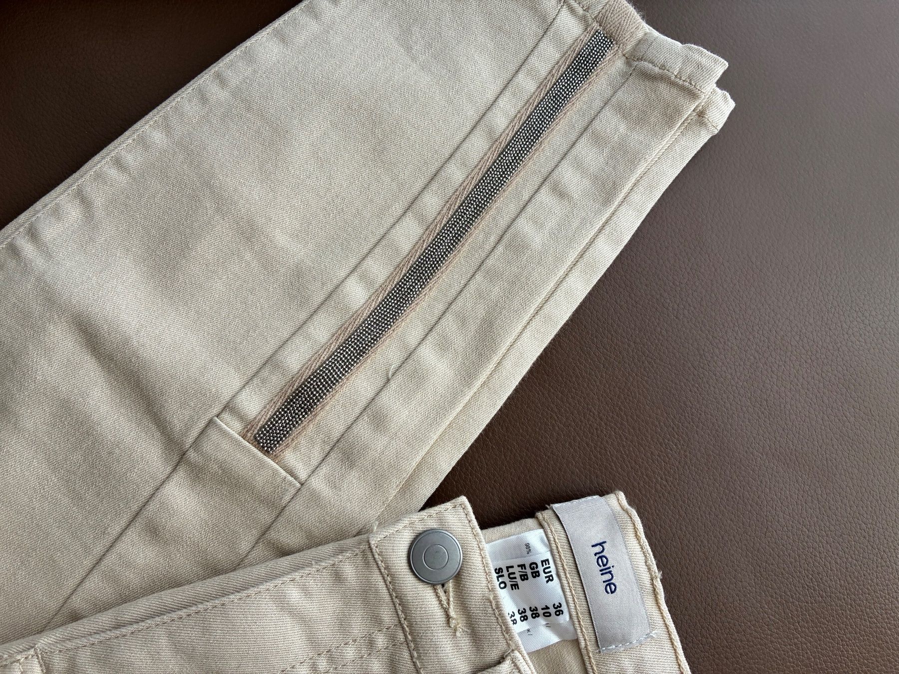 Heine Pantaloni: Neu heine Stretch Hose beige gr. 36 – Nuovo e nell'imballaggio originale da Amriswil venduto da Fisch79 1