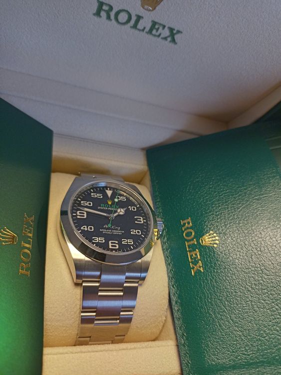 Rolex Orologi: Neu Ungetragen 126900 Air King Rolex 04/2025 – Nuovo e nell'imballaggio originale da Gundetswil venduto da Kirekt