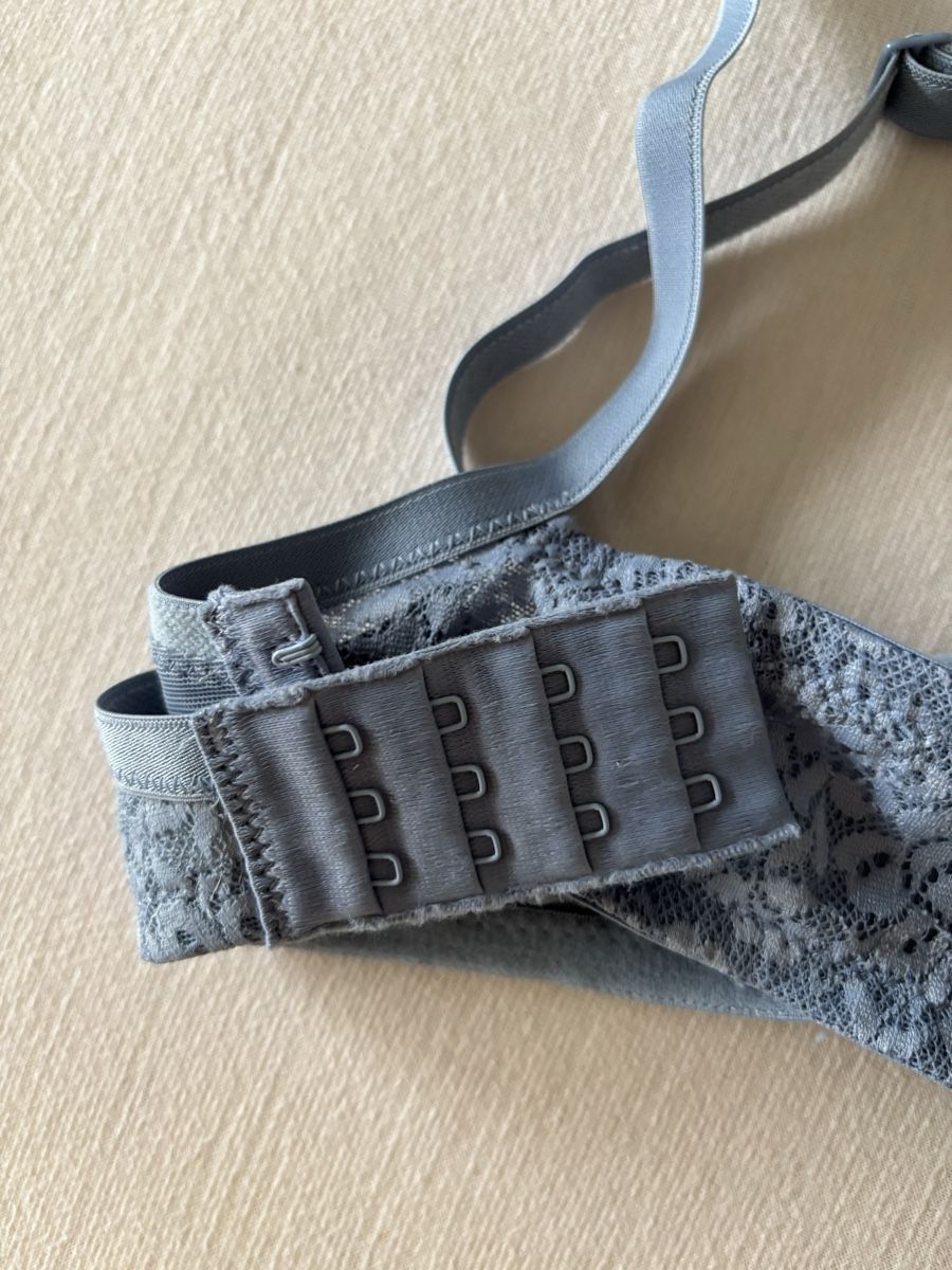 H&M Autres dessous: Blauer Spitze BH Grösse 75B – Neuf (Voir description) à Bassersdorf par sol_5275 2