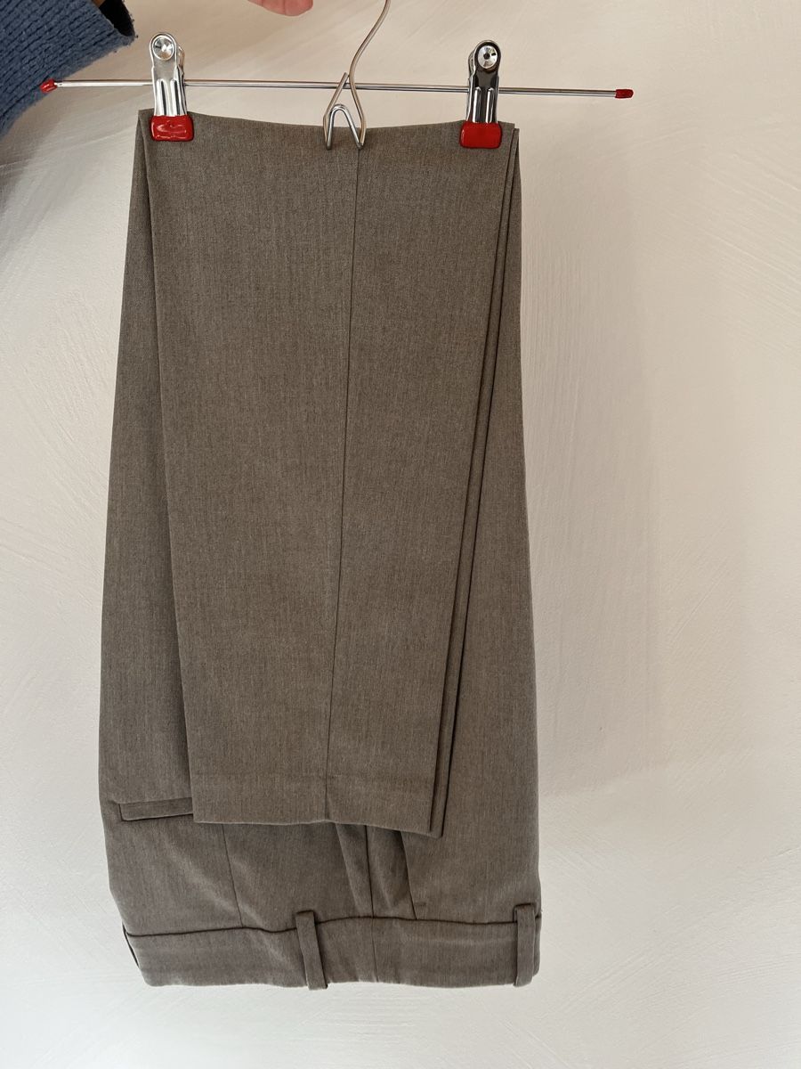 H&M Pantaloni: Pantalon H&M gris taille 38 – Nuovo (secondo la descrizione) da Savièse venduto da Vaudan88