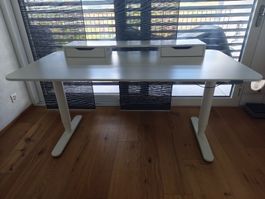 Höhenverstellbarer Schreibtisch weiss