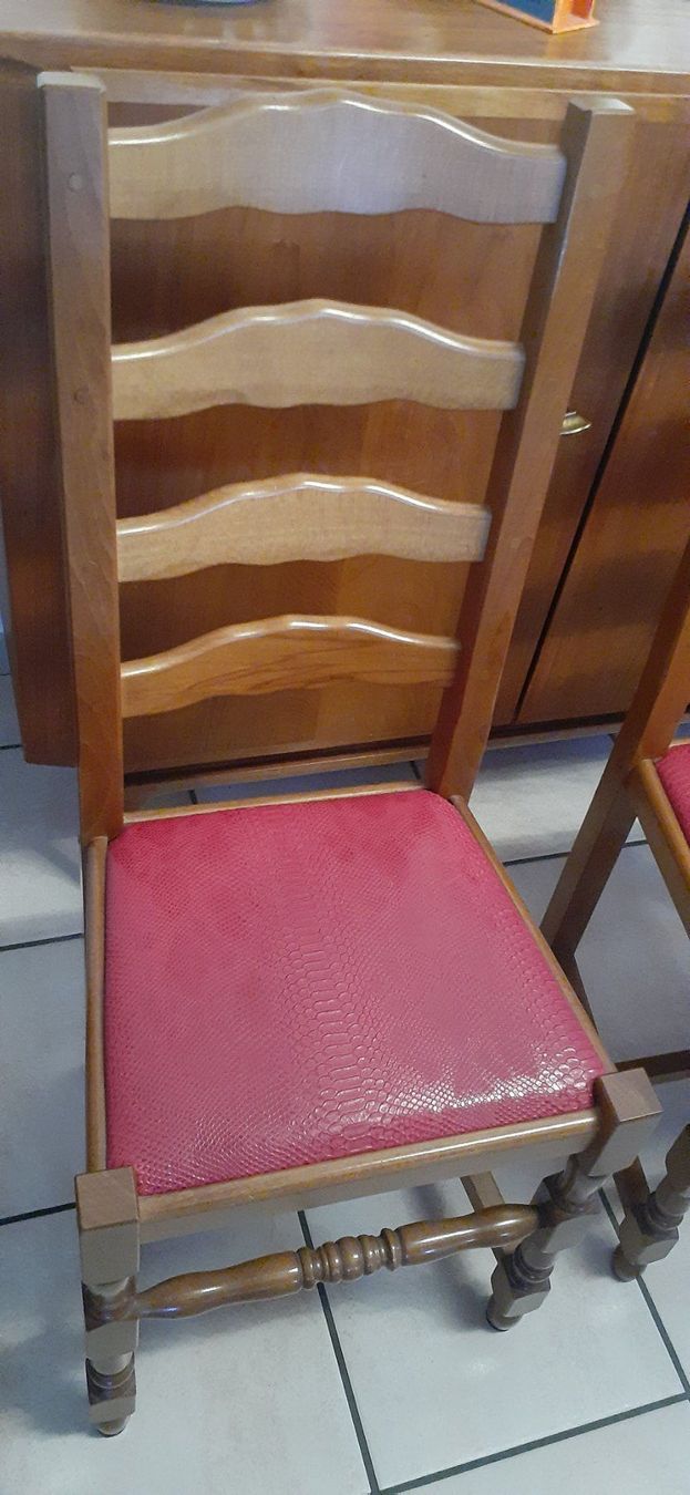 Sedie: 6 chaises en bois – Usato da Le Locle venduto da CHEGUA 2