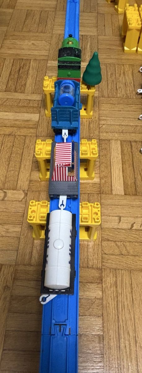 Spielzeuge: Thomas & Friends Züge und Waggons  – Gebraucht aus Zollikerberg von Jvac2 3