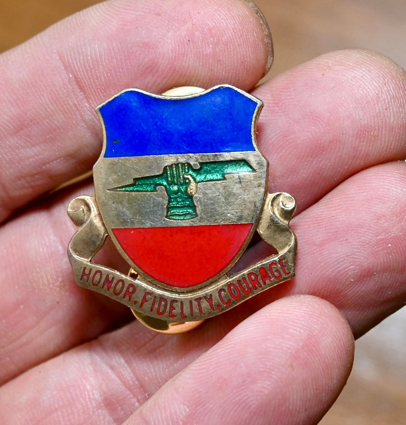 Placchette & Badge: VINTAGE US Army - 73rd ARMOR REGIMENT Emaille Pin – Usato da Pfaffhausen venduto da mono_rec