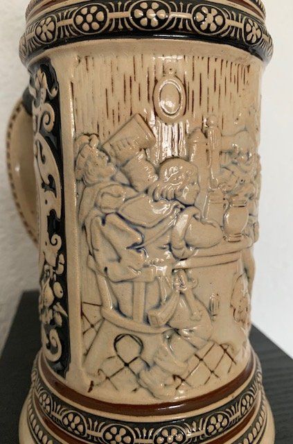 Bicchieri: Antiker Deutscher Bierkrug - model. Bild einer Bierstube – Usato da Gundetswil venduto da Egro100 5