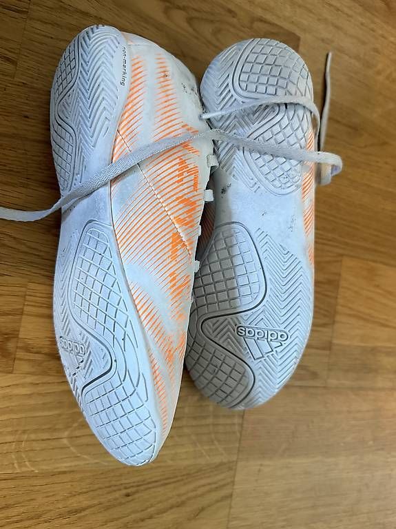 Scarpe per ragazzi: Fussball schuhe Kinder 36 – Usato da Basel venduto da momo.st 1
