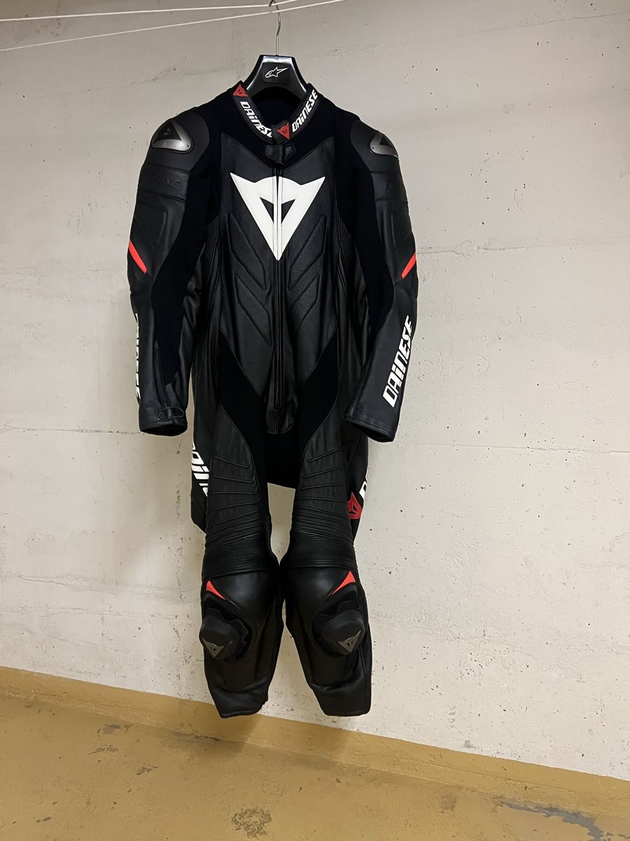 Dainese Completi: Dainese Lederkombi Laguna Seca – Usato da Zürich venduto da Pan-Europ