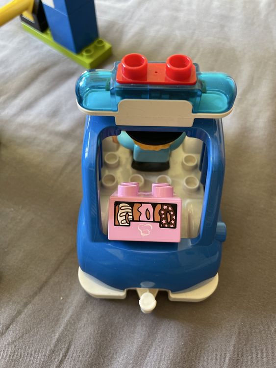Duplo Spielzeuge: LEGO® DUPLO® Polizeistation mit Auto - Super Zustand! – Gebraucht aus Männedorf von Dorrii85 2